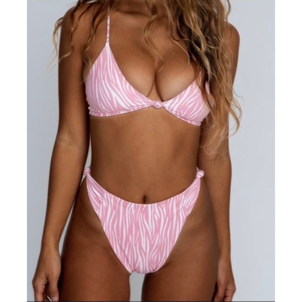 Skatie• ‘Sarah’ Bikini Top in MIAMI Pink Zebra